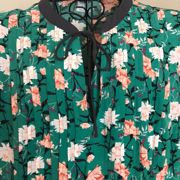 NWOT Old Navy Floral Shift Dress - Picture 2 of 2